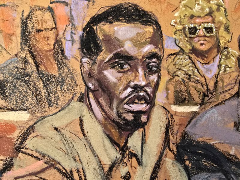 &copy; Reuters. FILE PHOTO: Sean 'Diddy' Combs', with his mom seated in the back, attends a hearing in federal court in the Manhattan borough of New York City, U.S., October 10, 2024 in this courtroom sketch. REUTERS/Jane Rosenberg/File Photo