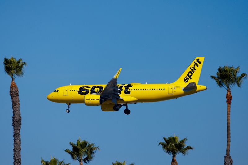 © Reuters. A Spirit commercial airliner prepares to land at San Diego International Airport in San Diego, California, U.S., January 18, 2024. REUTERS/Mike Blake/ File Photo