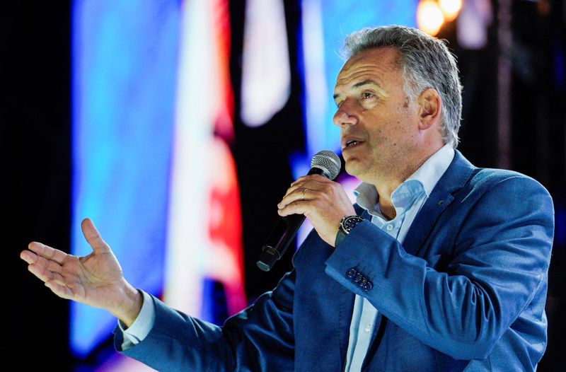 &copy; Reuters. Uruguay's centre-left presidential candidate Yamandu Orsi from the Broad Front coalition addresses supporters during his closing campaign rally, in Montevideo, Uruguay October 22, 2024. REUTERS/Andres Cuenca