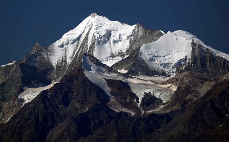 &copy; Reuters. FILE PHOTO: The mountains Brunegghorn, Bishorn and Weisshorn are pictured from Belalp, Switzerland, September 4, 2019.  REUTERS/Denis Balibouse/File Photo