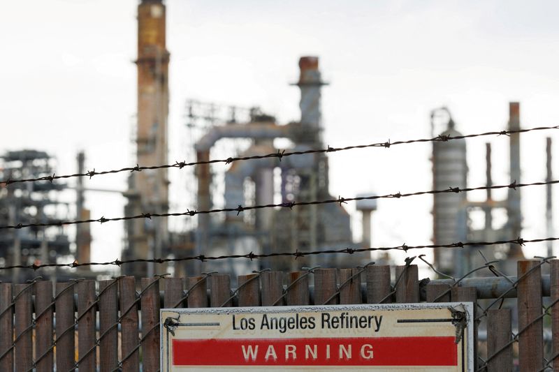 &copy; Reuters. FILE PHOTO: The Phillips 66 Carson refinery is shown after the company said it will shut its large Los Angeles-area oil refinery late next year, delivering a blow to California's fuel supply, in Carson, California, U.S., October 17, 2024. REUTERS/Mike Bla