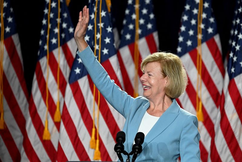 &copy; Reuters. FILE PHOTO: U.S. Senator Tammy Baldwin (D-WI) gestures during a campaign event at West Allis Central High School, in West Allis, Wisconsin, U.S., July 23, 2024. REUTERS/Vincent Alban/File Photo