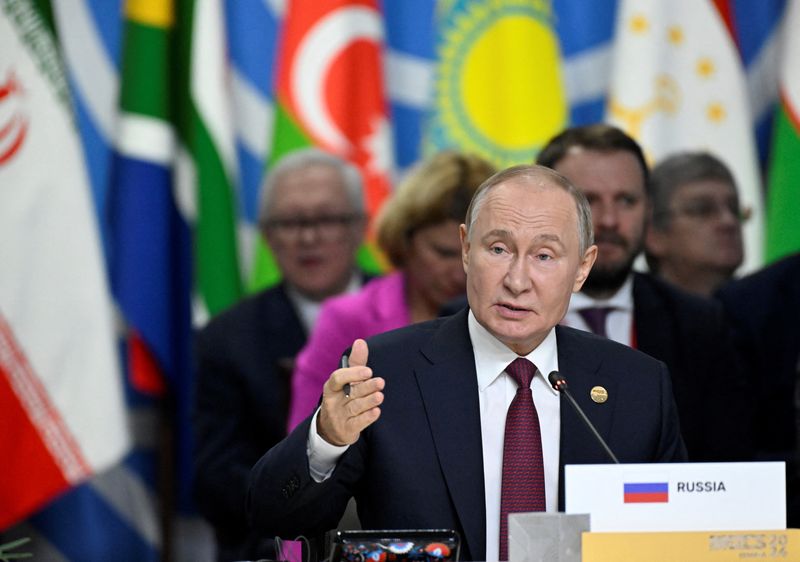 &copy; Reuters. Russia's President Vladimir Putin gestures as he speaks during the extended format meeting of the BRICS summit in Kazan, Russia on October 23, 2024.     ALEXANDER NEMENOV/Pool via REUTERS