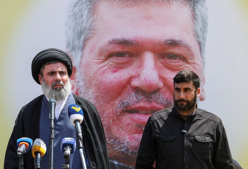 © Reuters. Hezbollah official Hashem Safieddine speaks in Beirut, Lebanon, June 12, 2024. REUTERS/Mohamed Azakir/File Photo