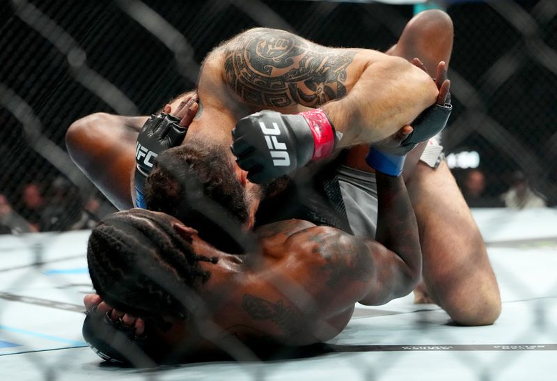 &copy; Reuters. Luta do UFC em  Salt Lake City, Utahn05/10/2024nStephen R. Sylvanie-Imagn Images