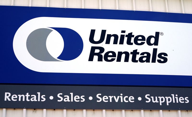 United Rentals misses third-quarter profit estimates on lower margins