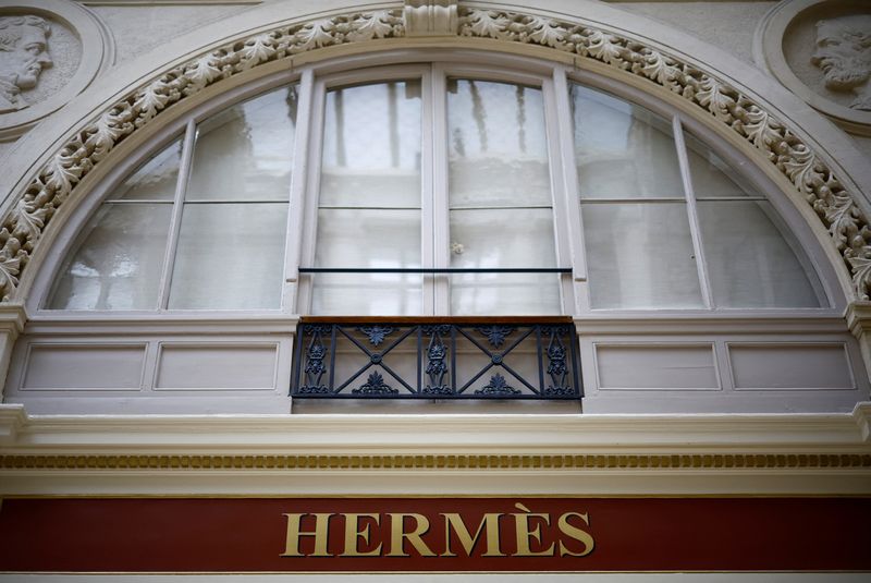 &copy; Reuters. Il logo Hermes a Nantes, in Francia. REUTERS/Stephane Mahe