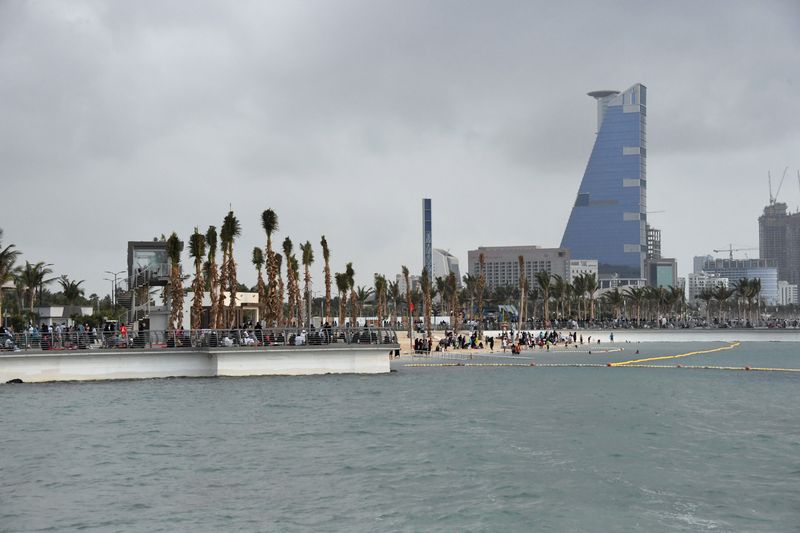 © Reuters. People are seen at the pier of Jeddah Waterfront, in Jeddah, Saudi Arabia February 17,2018. REUTERS/Reem Baeshen/ File Photo