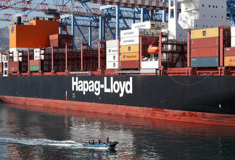 &copy; Reuters. Hapag-Lloyd sign on a container ship is pictured at the Valparaiso port, Chile, January 11, 2024. REUTERS/Rodrigo Garrido/ File Photo