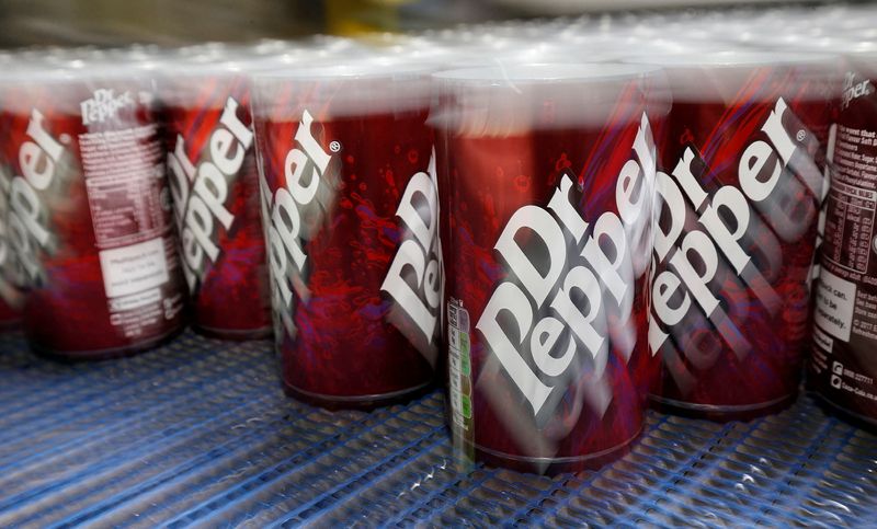 &copy; Reuters. FILE PHOTO: Aluminium Dr Pepper cans leave the production line at Ball Corporation, Wakefield, Britain, October 18, 2019. REUTERS/Andrew Yates/File Photo