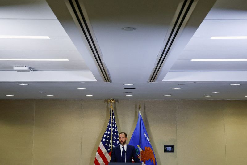 &copy; Reuters. FILE PHOTO: U.S. Special Counsel Jack Smith makes a statement to reporters after a grand jury returned an indictment of former U.S. President Donald Trump in the special counsel's investigation of efforts to overturn his 2020 election defeat, at Smith's o