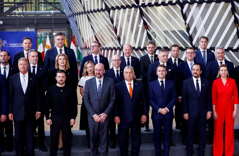 © Reuters. FILE PHOTO: Leaders pose for a family photo at the European Union leaders summit in Brussels, Belgium October 17, 2024. REUTERS/Johanna Geron/File Photo