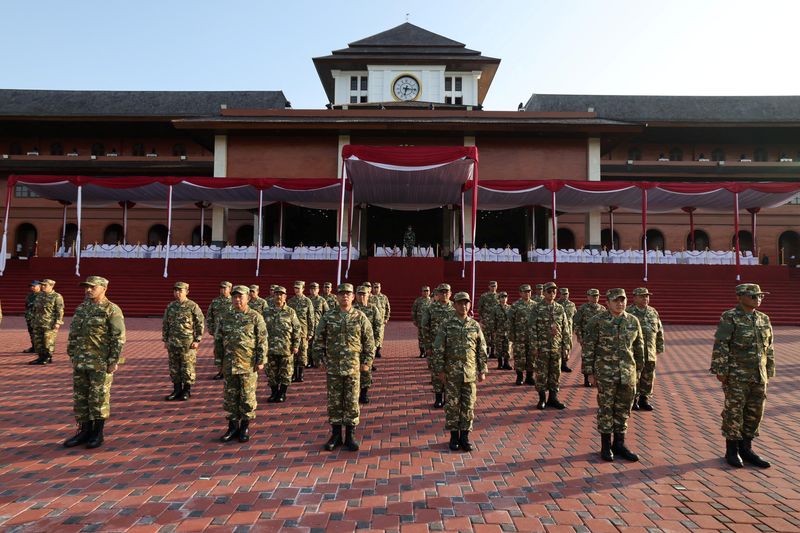 &copy; Reuters. Newly appointed cabinet ministers stand during the retreat at a military academy in Magelang, Central Java province, Indonesia, October 25, 2024. Prabowo's Media Team/Handout via REUTERS