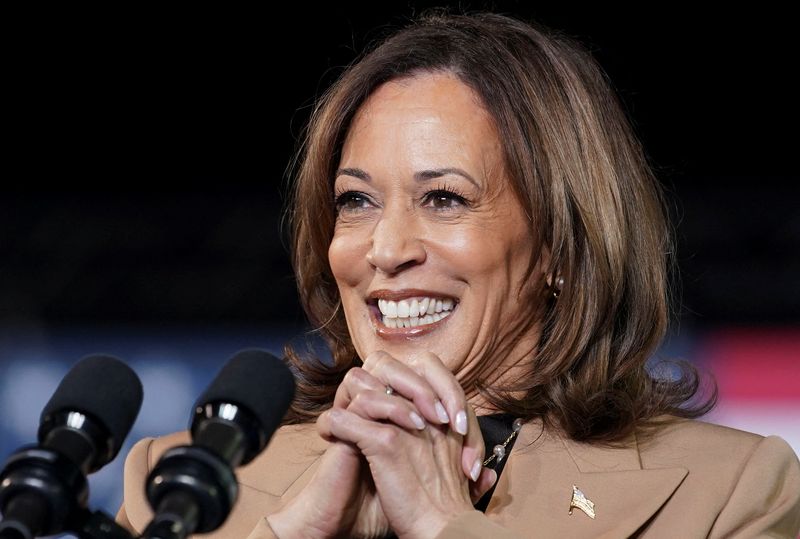 &copy; Reuters. Democratic presidential nominee U.S. Vice President Kamala Harris addresses a campaign rally in Atlanta, Georgia, U.S., October 24, 2024. REUTERS/Kevin Lamarque