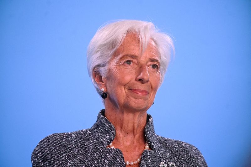 © Reuters. FILE PHOTO: European Central Bank (ECB) President Christine Lagarde reacts as she speaks to reporters following the Governing Council's monetary policy meeting in Frankfurt, Germany September 12, 2024. REUTERS/Jana Rodenbusch/File Photo