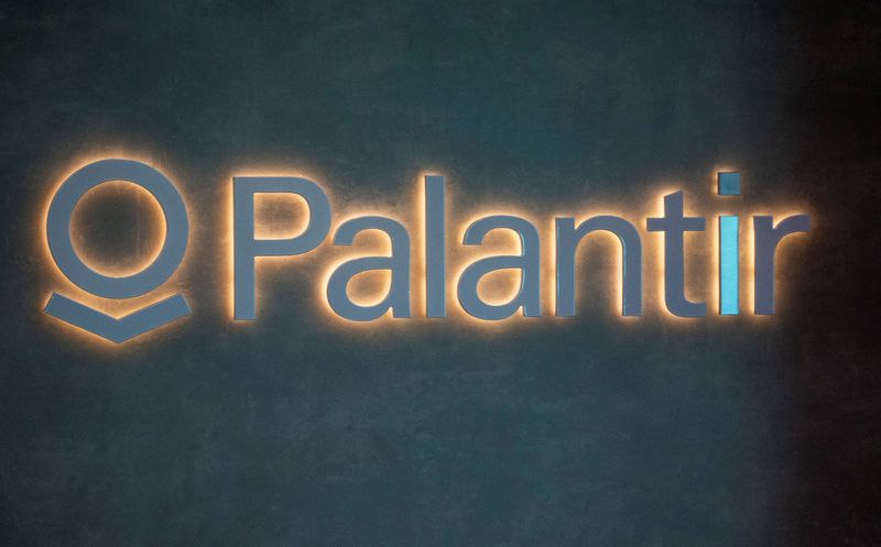 &copy; Reuters. FILE PHOTO: The logo of U.S. software company Palantir Technologies is seen in Davos, Switzerland, May 22, 2022. Picture taken May 22, 2022.   REUTERS/Arnd Wiegmann/File Photo