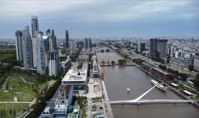 &copy; Reuters. Vista da região de Puerto Madero, em Buenos Airesn21/11/2023nREUTERS/Agustin Marcarian