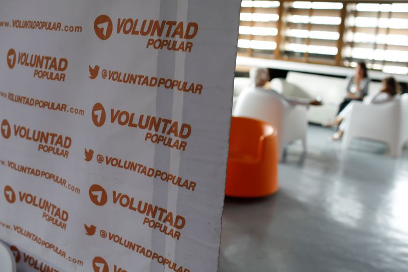 © Reuters. Logo do partido de oposição venezuelano Voluntad Popular em sua sede em Caracas, Venezuela
26/01/2018
REUTERS/Marco Bello