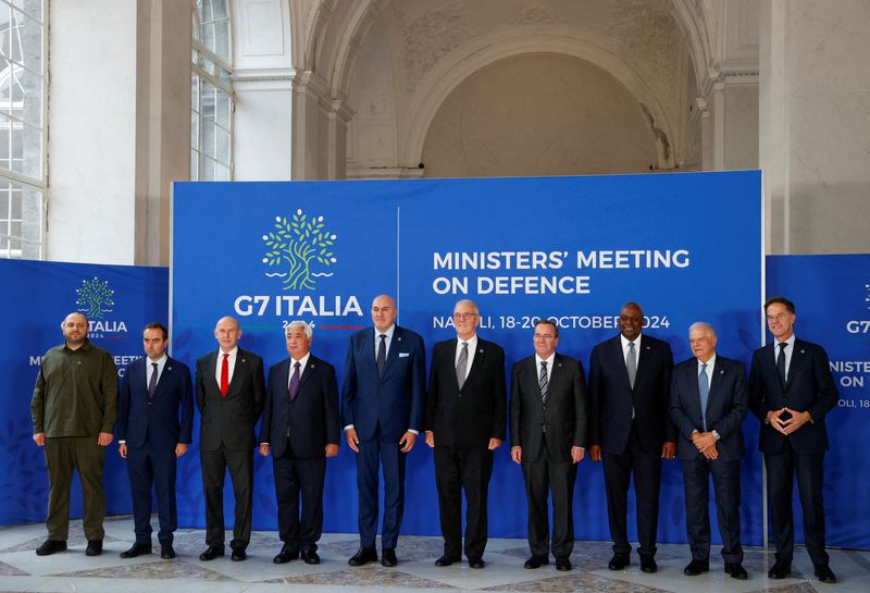 &copy; Reuters. FILE PHOTO: Ukraine's Defense Minister Rustem Umerov, French Defence Minister Sebastien Lecornu, Britain's Secretary of State for Defence John Healey, Japan's Defence Minister Gen Nakatani, Italy's Defence Minister Guido Crosetto, Canada's Minister of Nat