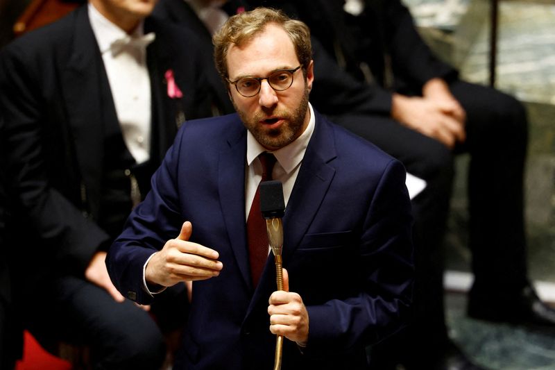 © Reuters. FILE PHOTO: French Economy, Finance and Industry Minister Antoine Armand speaks during the questions to the government session at the National Assembly in Paris, France, October 22, 2024. REUTERS/Stephanie Lecocq/File Photo