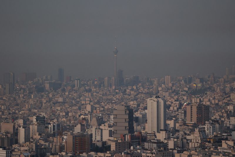 &copy; Reuters. Vista de Teerã após várias explosões serem ouvidas na cidaden26/10/2024 Majid Asgaripour/WANA (West Asia News Agency) via REUTERS