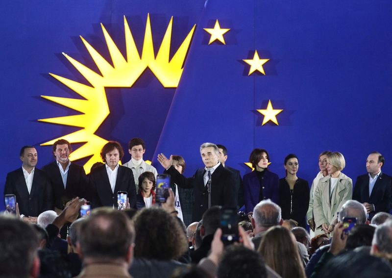 © Reuters. Bidzina Ivanishvili speaks after exit-poll results, Tbilisi, October 26, 2024. REUTERS/Irakli Gedenidze