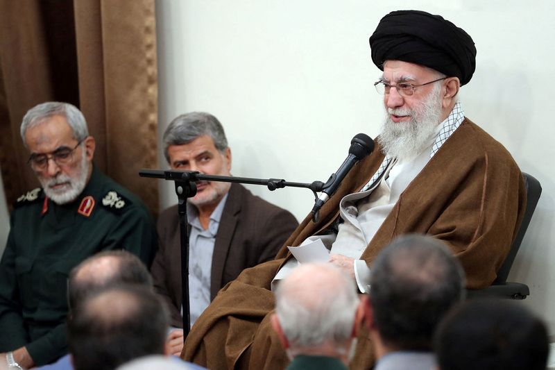 &copy; Reuters. FILE PHOTO: Iran's Supreme Leader Ayatollah Ali Khamenei speaks during a meeting in Tehran, Iran, October 23, 2024. Office of the Iranian Supreme Leader/WANA (West Asia News Agency)/Handout via REUTERS/File Photo