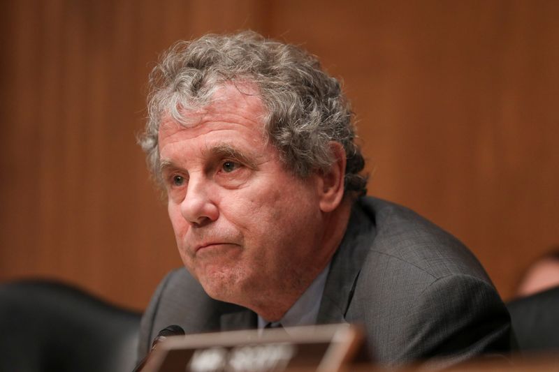 &copy; Reuters. FILE PHOTO: Committee chairman U.S. Senator Sherrod Brown (D-OH) listens during a Senate Banking, Housing and Urban Affairs Committee hearing on Capitol Hill in Washington, U.S., April 18, 2023. REUTERS/Amanda Andrade-Rhoades/File Photo