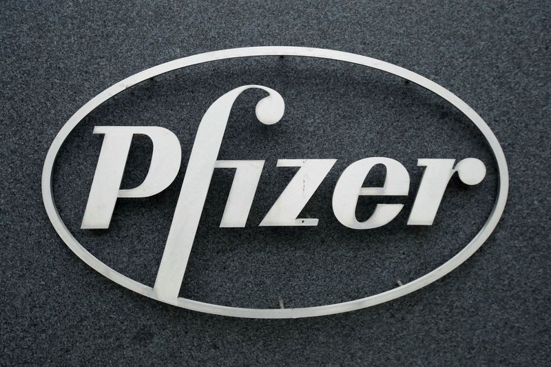 Pfizer management looks to show turnaround as Starboard looms