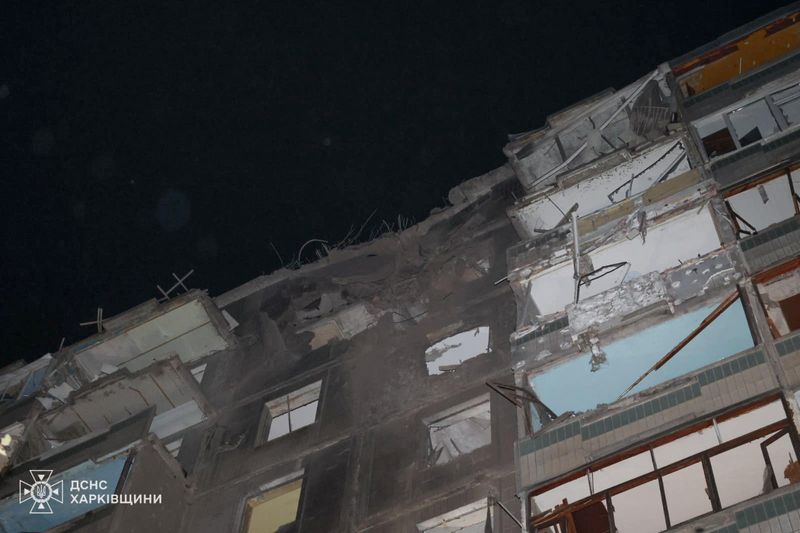 &copy; Reuters. A view shows an apartment building which was hit by a Russian air strike, amid Russia's attack on Ukraine, in Kharkiv, Ukraine, in this handout picture released on October 28, 2024. Press service of the State Emergency Service of Ukraine in Kharkiv region