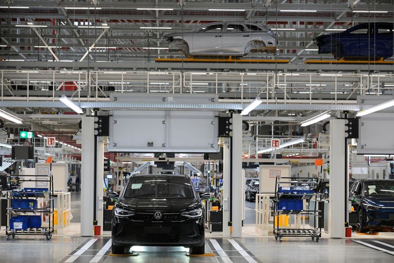 &copy; Reuters. General view at the Volkswagen plant in Emden, Germany September 20, 2024. REUTERS/Fabian Bimmer/ File Photo