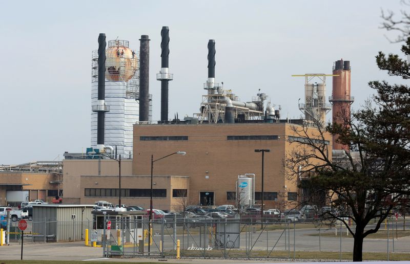 &copy; Reuters. FILE PHOTO: The Pfizer Global Supply manufacturing plant is seen in Portage, Michigan, U.S., December 11, 2020.   REUTERS/Rebecca Cook/File Photo