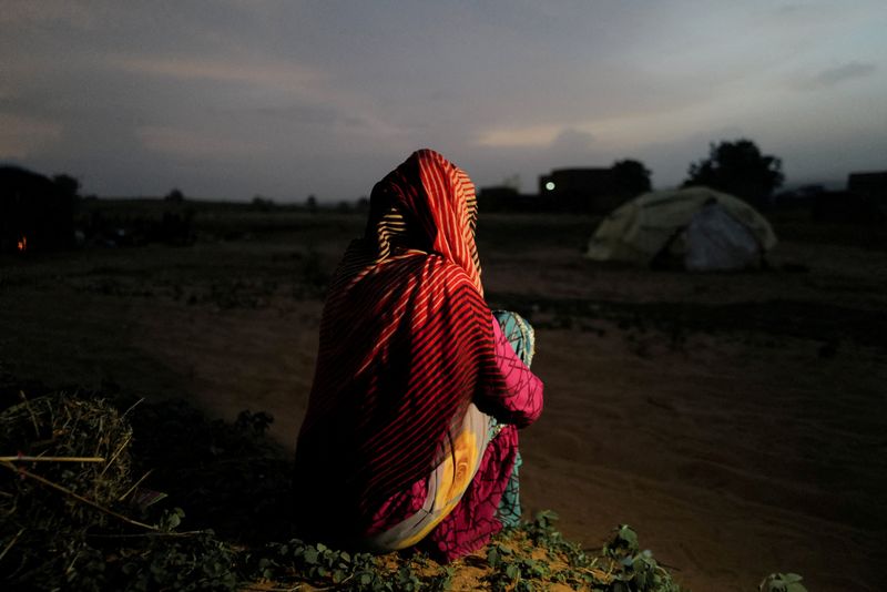 &copy; Reuters. Mulher de 24 anos que contou ter sido estuprada em El Geneina, Darfur Ocidentaln 21/7/2023   REUTERS/Zohra Bensemra