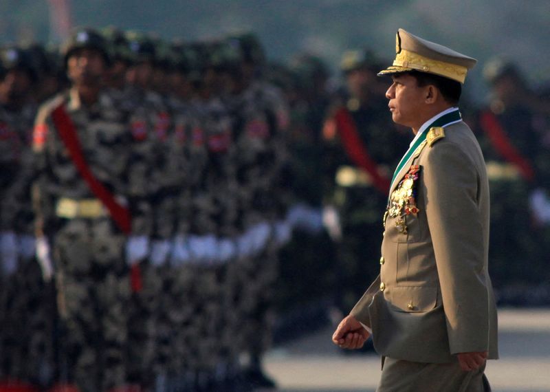 © Reuters. FILE PHOTO: Myanmar's army chief General Min Aung Hlaing inspects troops during a parade to mark the 67th anniversary of Armed Forces Day in Myanmar's capital Naypyitaw March 27, 2012. REUTERS/Soe Zeya/File Photo