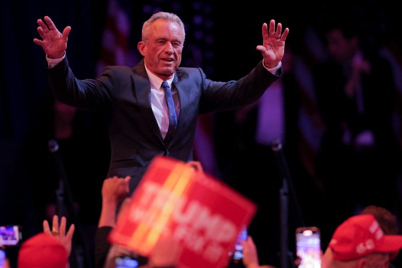 © Reuters. FILE PHOTO: Robert F. Kennedy Jr. gestures during a rally for Republican presidential nominee and former U.S. President Donald Trump at Madison Square Garden, in New York, U.S., October 27, 2024. REUTERS/Andrew Kelly/File Photo