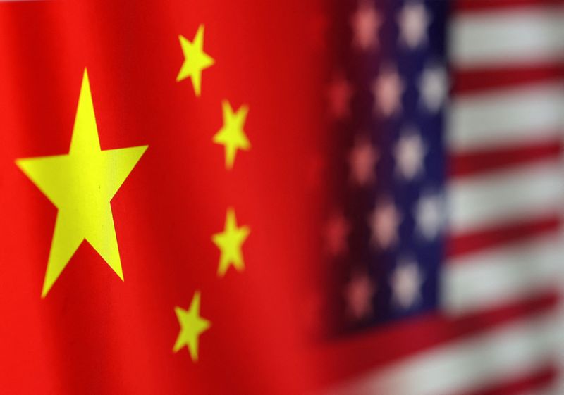 &copy; Reuters. Bandeiras da China e dos Estados Unidosn30/01/2023nREUTERS/Dado Ruvic/Ilustração