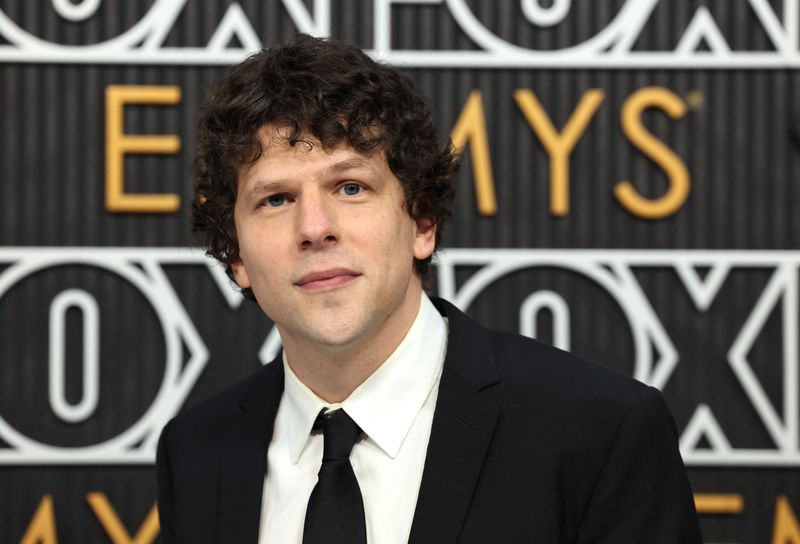 &copy; Reuters. Jesse Eisenberg em Los Angelesn 15/1/2024   REUTERS/Mike Blake