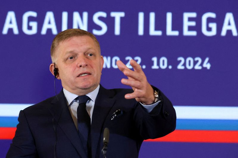 &copy; Reuters. FILE PHOTO: Slovakia's Prime Minister Robert Fico speaks during a joint news conference with Hungarian Prime Minister Viktor Orban and Serbian President Aleksander Vucic (not pictured), at the Slovak, Serbian and Hungarian leaders' meeting at the New Fort