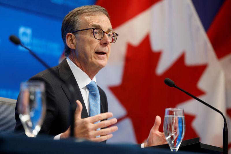 © Reuters. FILE PHOTO: Bank of Canada Governor Tiff Macklem takes part in a news conference, after cutting key interest rate, in Ottawa, Ontario, Canada October 23, 2024. REUTERS/Blair Gable/File Photo