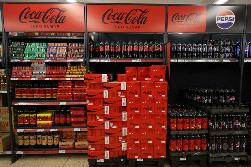 &copy; Reuters. Coca-Cola drinks are seen on display inside a Sainsbury's supermarket in Cobham, Britain, October 2, 2024. REUTERS/Mina Kim/ File Photo