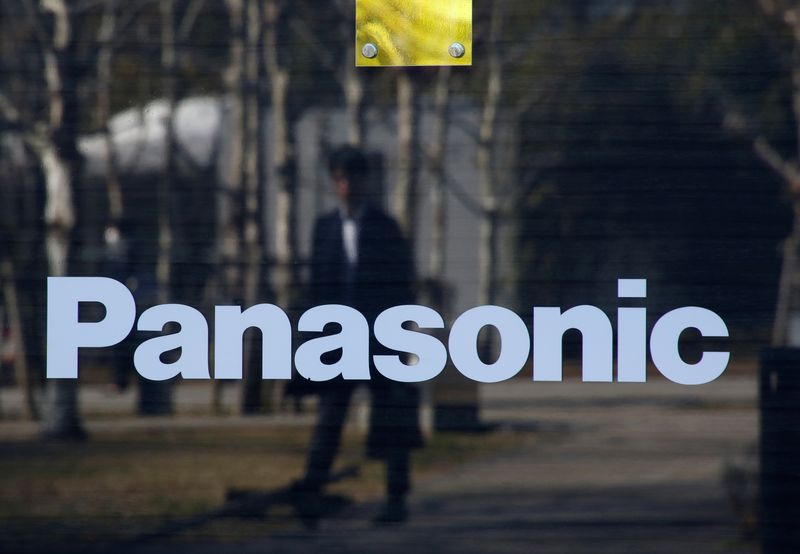 © Reuters. Logo da Panasonic na Panasonic Center em Tóquio
02/02/2017
REUTERS/Kim Kyung-Hoon