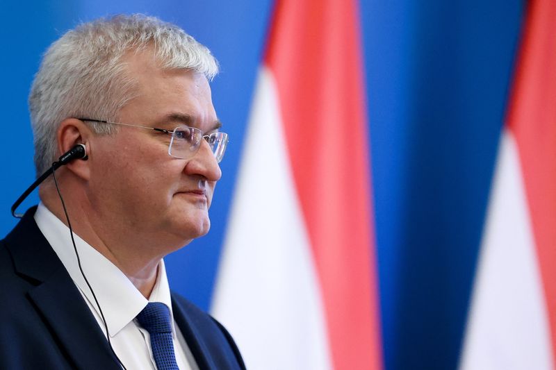 © Reuters. FILE PHOTO: Ukraine's Foreign Minister Andrii Sybiha attends a joint press conference with Hungary's Foreign Minister Peter Szijjarto (not pictured), in Budapest, Hungary September 30, 2024. REUTERS/Bernadett Szabo/File Photo