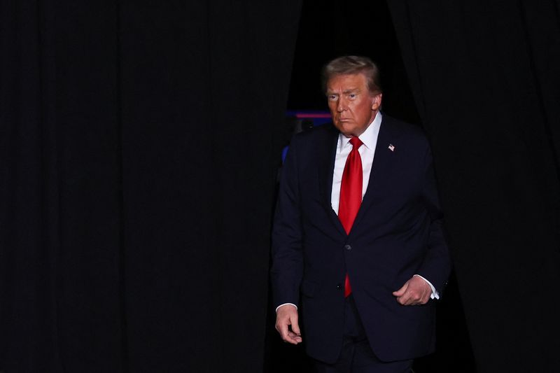 &copy; Reuters. Ex-presidente e candidato republicano à Presidência dos Estados Unidos, Donald Trump, faz campanha em Henderson, Nevadan31/10/2024nREUTERS/Mike Blake