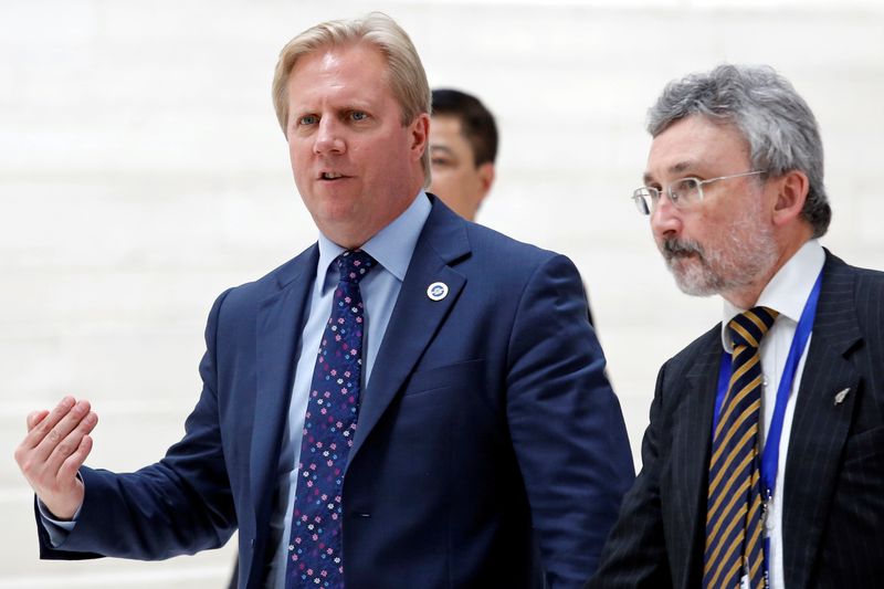 © Reuters. New Zealand's Trade Minister Todd McClay (L) enters a talk during the 3rd Intersessional Regional Comprehensive Economic Partnership (RCEP) Ministerial Meeting in Hanoi, Vietnam May 22, 2017. REUTERS/Kham/File Photo