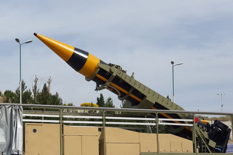 &copy; Reuters. A new surface-to-surface ballistic missile called Khaibar with a range of 2,000 km, unveiled by Iran, is seen in Tehran, Iran, May 25, 2023.WANA (West Asia News Agency) via REUTERS/File Photo