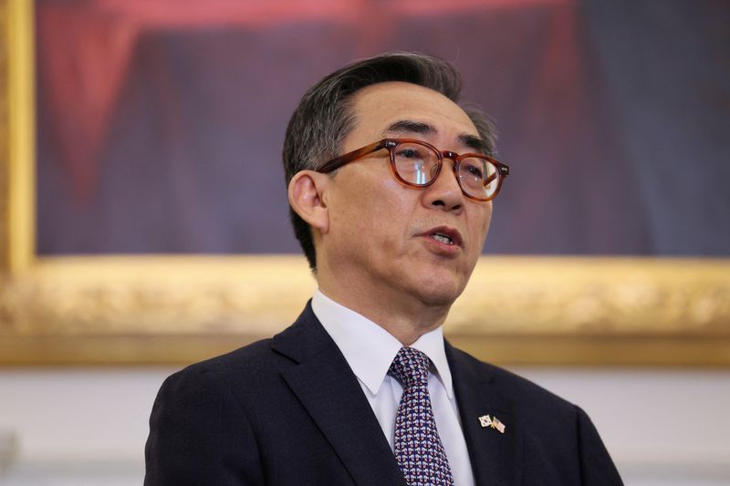 © Reuters. FILE PHOTO: South Korean Foreign Minister Cho Tae-yul gives a statement at the State Department in Washington, U.S., October 31, 2024. REUTERS/Leah Millis/File Photo