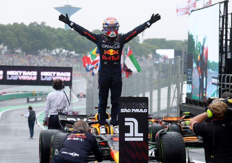 &copy; Reuters. Max Verstappen celebra vitória no GP de São Paulon 3/11/2024nREUTERS/Carla Carniel