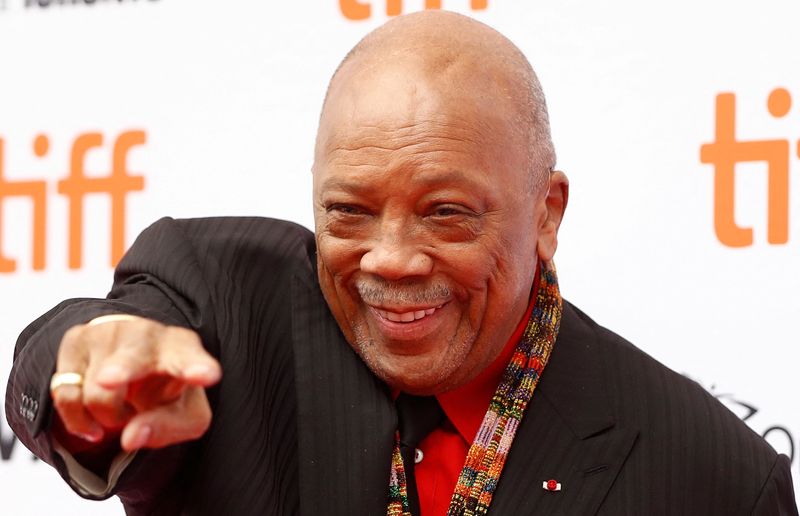 &copy; Reuters. FILE PHOTO: Music producer Quincy Jones arrives for the world premiere of Quincy at the Toronto International Film Festival (TIFF) in Toronto, Canada, September 9, 2018. REUTERS/Mark Blinch/File Photo