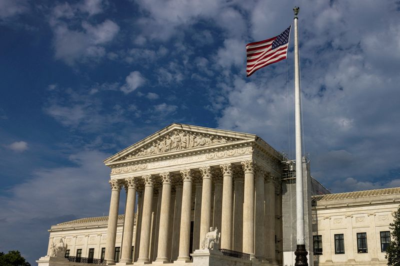 &copy; Reuters. FILE PHOTO: A view of the U.S. Supreme Court in Washington, U.S. June 29, 2024. REUTERS/Kevin Mohatt/File Photo