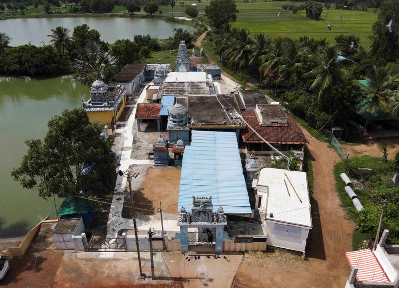 &copy; Reuters. Vista de drone do templo Sri Dharmasastha, em Thulasendrapuram, Índian04/11/2024. REUTERS/Francis Mascarenhas